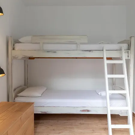 Apartment Gkaras & *