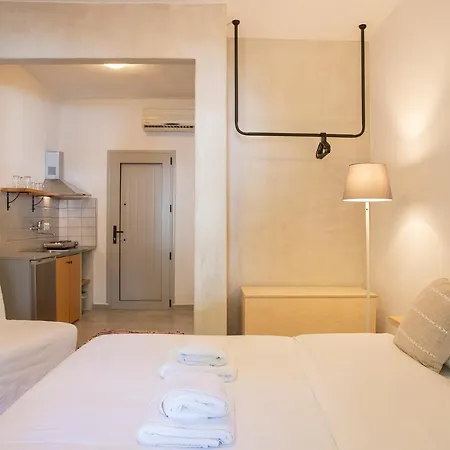 Apartment Gkaras & *