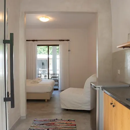 Gkaras & Апартаменты