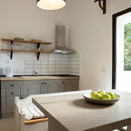 Gkaras & Апартаменты