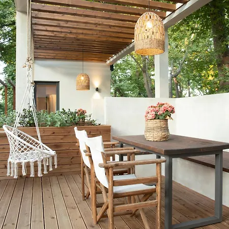 Apartment Gkaras &
