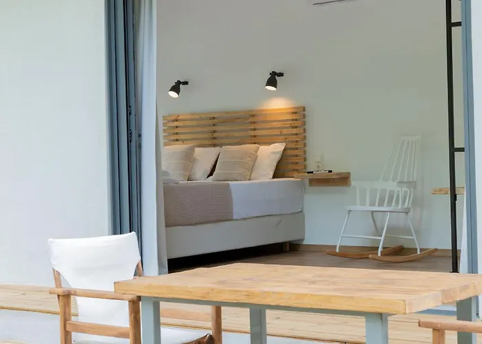 Apartment Gkaras & *