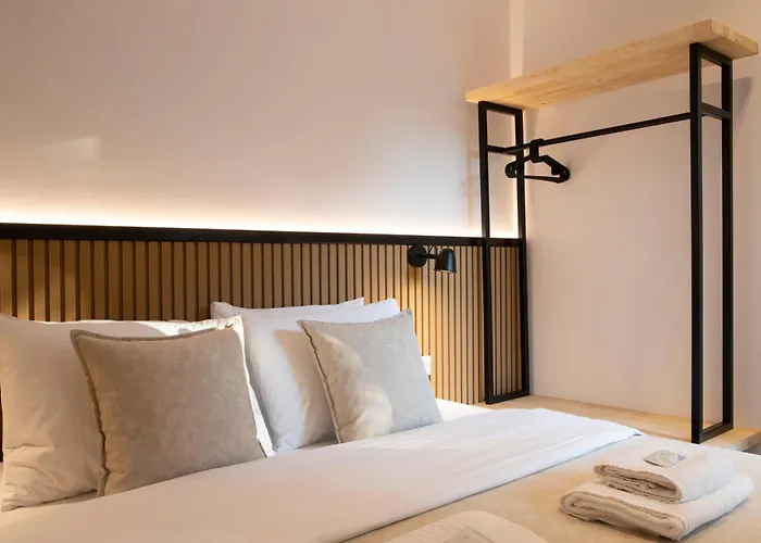 Apartment Gkaras & *