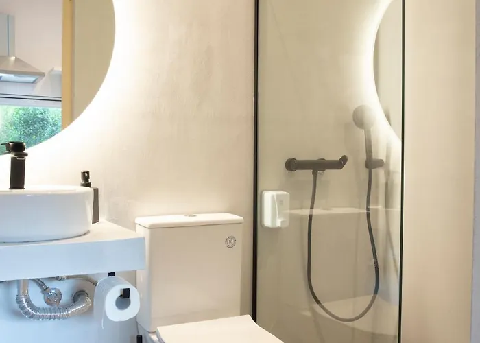 Apartment Gkaras & *