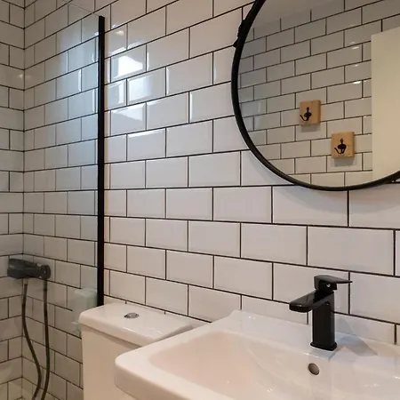 Gkaras & 乐托卡亚